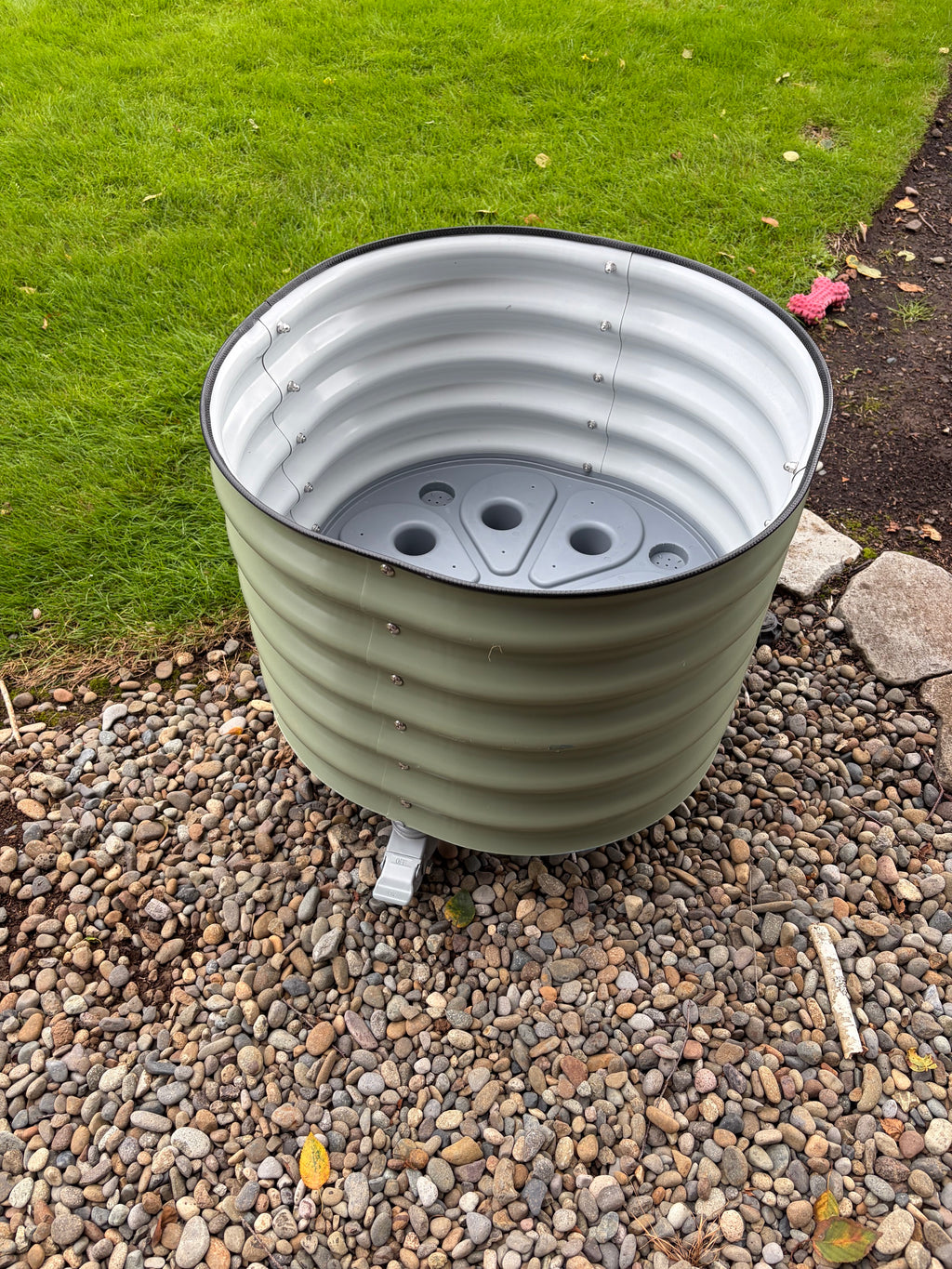 Vego Garden Self-Watering Rolling Citrus Tree Planter