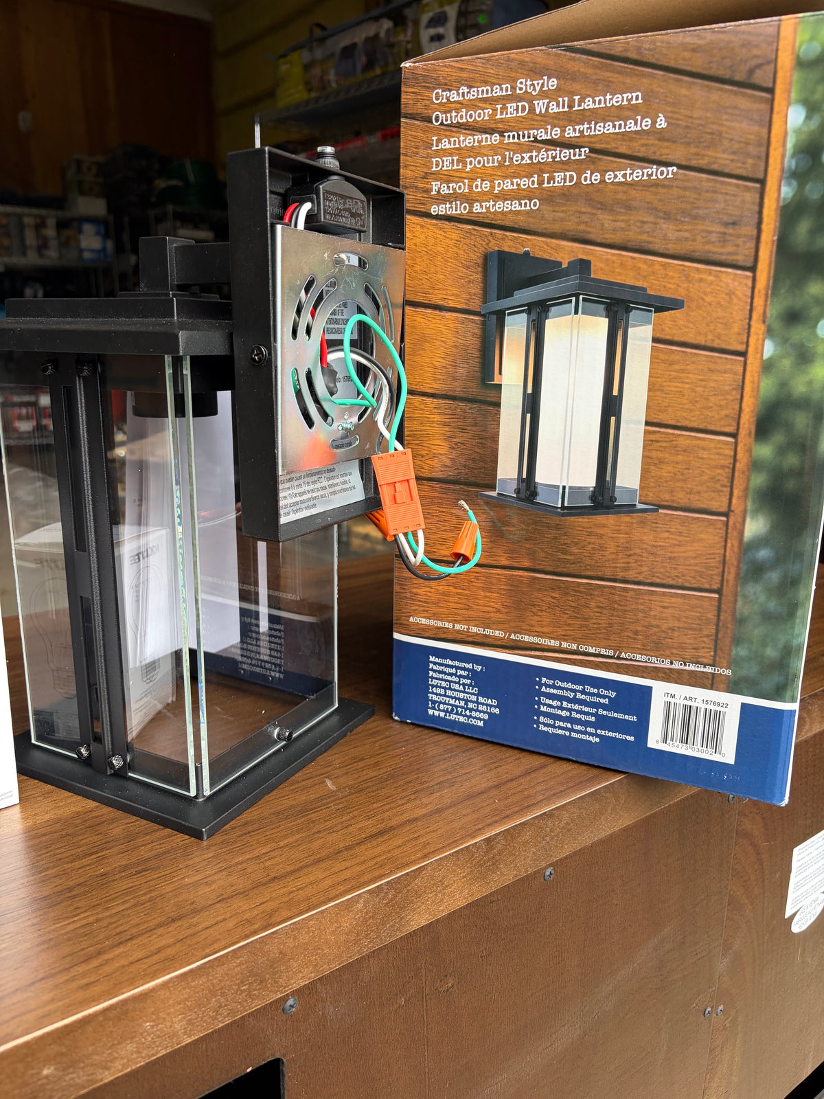 LUTEC Craftsman-Style Outdoor LED Wall Lantern