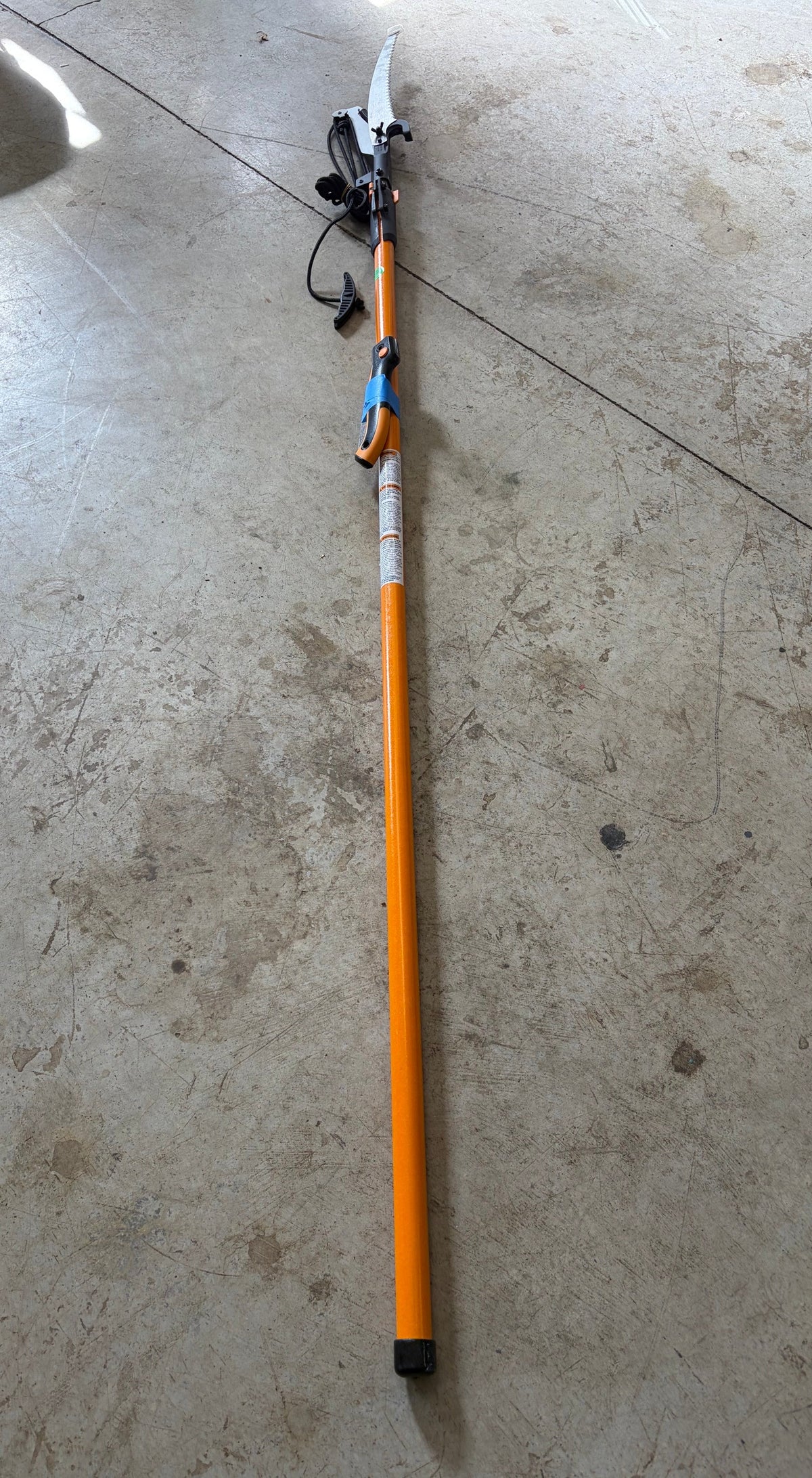 Fiskars 7–12 ft. Extendable Tree Pruner & Pole Saw with 7-Inch Folding Saw