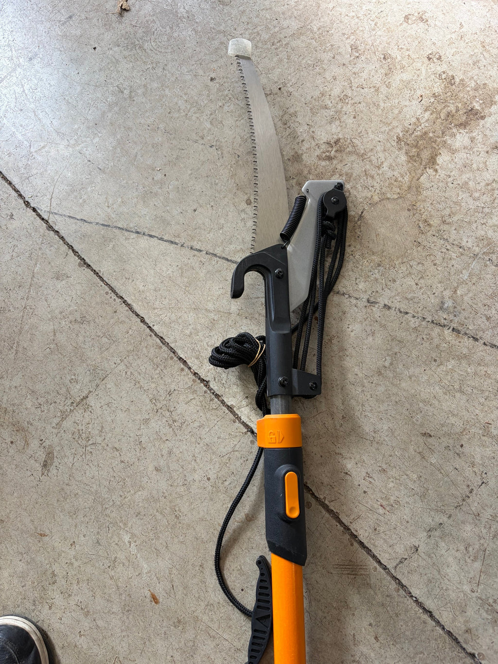 Fiskars 7–12 ft. Extendable Tree Pruner & Pole Saw with 7-Inch Folding Saw