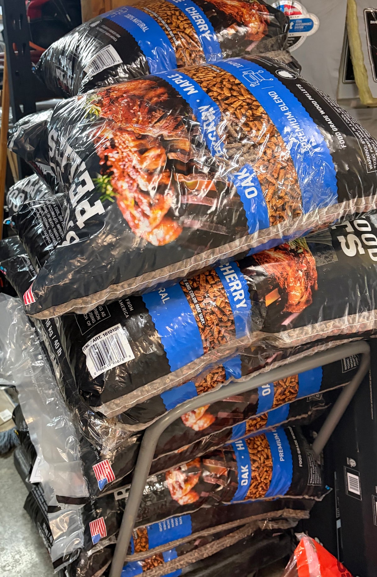 Kirkland Signature Premium Blend BBQ Hardwood Pellets, 40 lb
