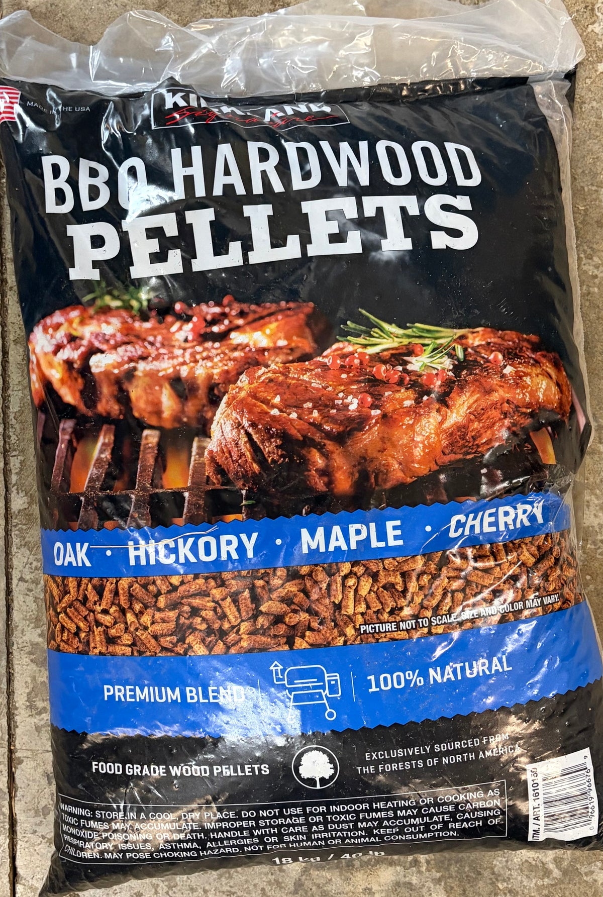 Kirkland Signature Premium Blend BBQ Hardwood Pellets, 40 lb