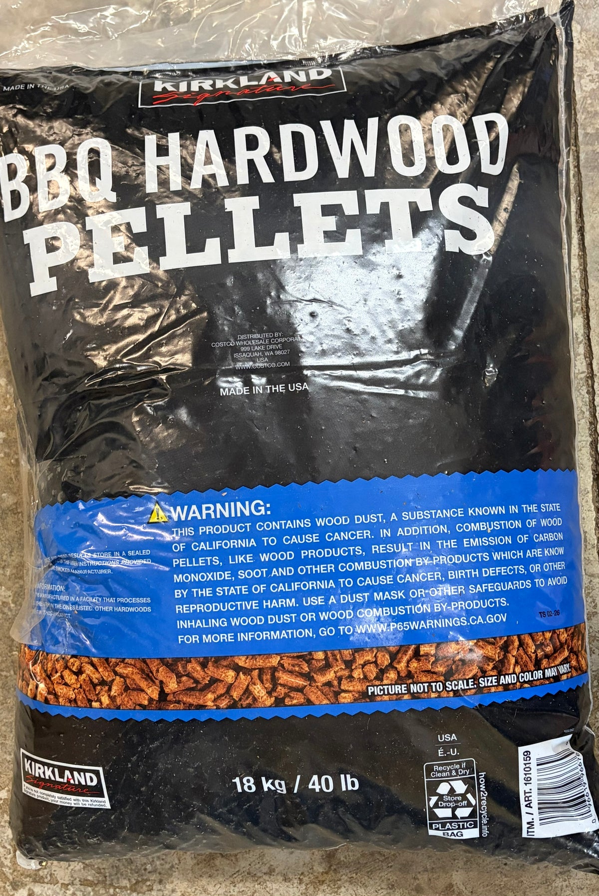 Kirkland Signature Premium Blend BBQ Hardwood Pellets, 40 lb
