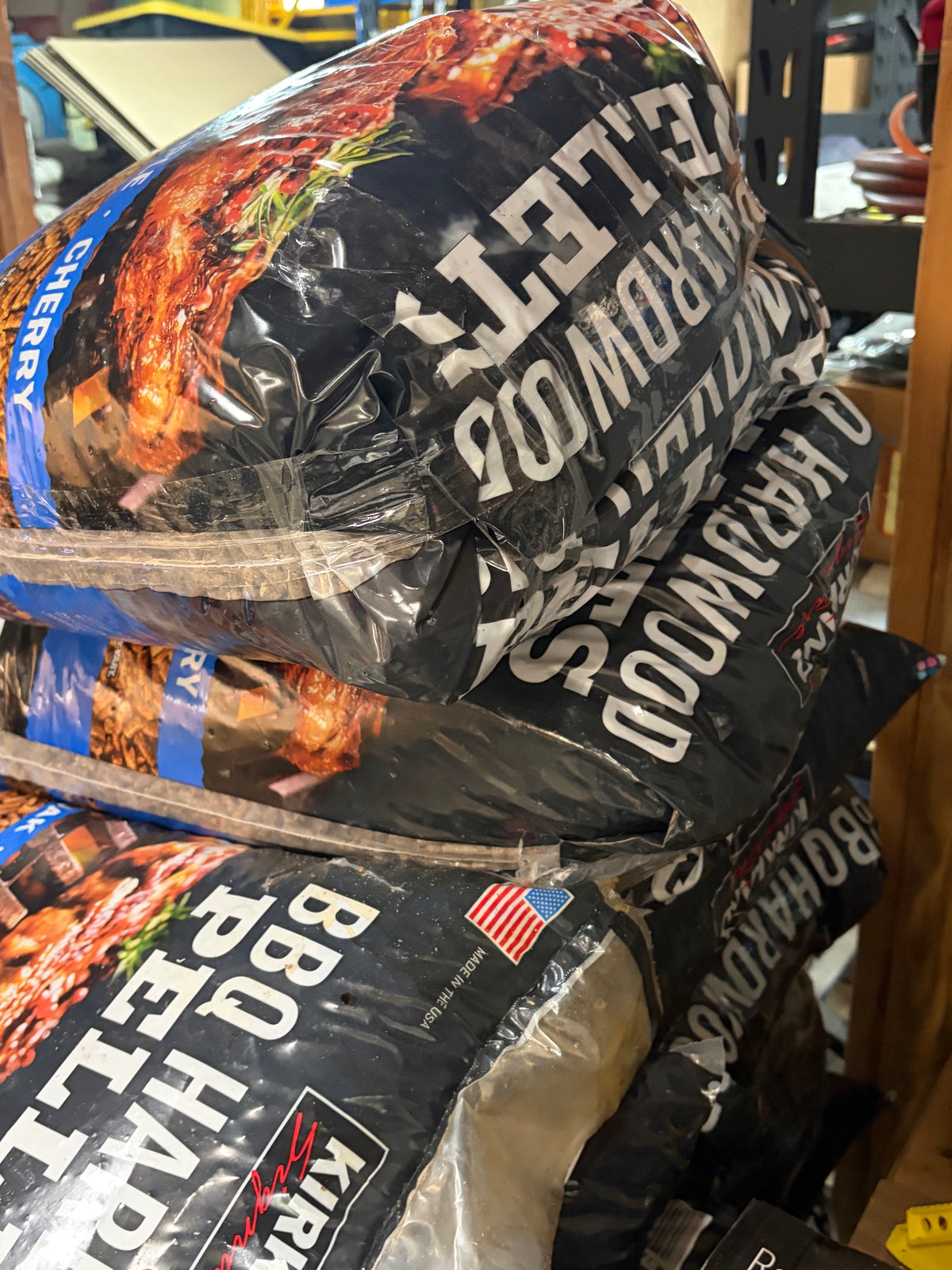 Kirkland Signature Premium Blend BBQ Hardwood Pellets, 40 lb